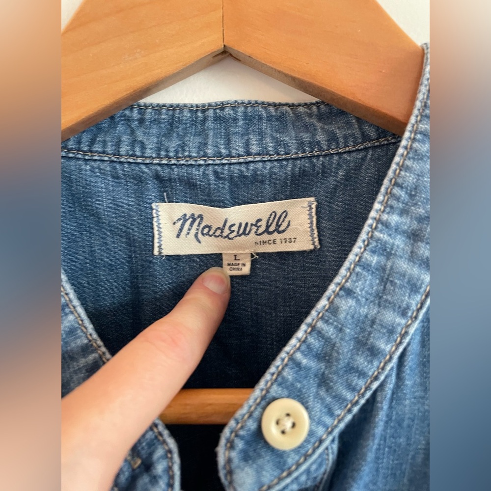 Madewell Women’s Blue Chambray Button-up Shirt - Picture 3 of 5